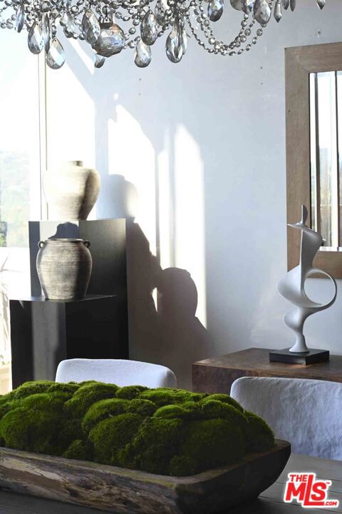 865 Comstock Avenue, Los Angeles CA: https://media.crmls.org/mediaz/fa47bfc2-1ac0-431c-bf86-2df6db1203b6.jpg