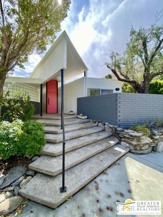 Image 2 of 36 For 345 Crestview Drive