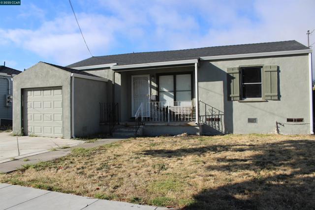 1462 San Joaquin, Richmond CA: https://media.crmls.org/mediaz/fa490ae2-592b-4489-8cc4-3ff35666eec3.jpg