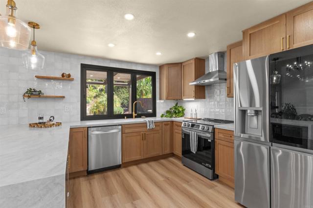 3565 Avenida Amorosa, Escondido CA: https://media.crmls.org/mediaz/fa4953cf-73e2-48f7-becf-6dbc92486901.jpg