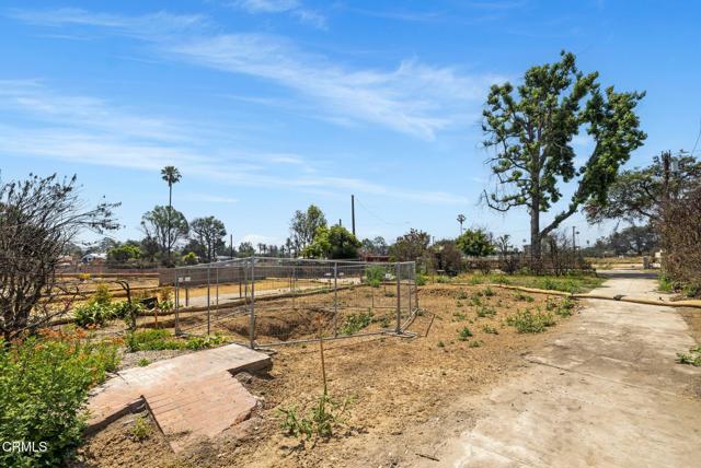 389 W Mendocino Street, Altadena CA: https://media.crmls.org/mediaz/fa49557a-f78e-46cb-9c98-6188b7793702.jpg