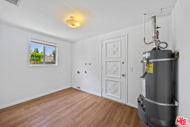5432 Fulton Avenue, Sherman Oaks CA: https://media.crmls.org/mediaz/fa49db85-e13c-4968-baf8-003bcf6f26af.jpg