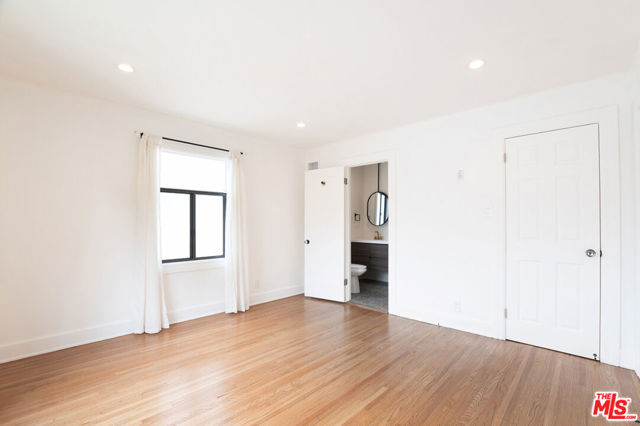 449 S Citrus Avenue, Los Angeles CA: https://media.crmls.org/mediaz/fa49fca7-a58b-4760-9a87-282ddded63db.jpg