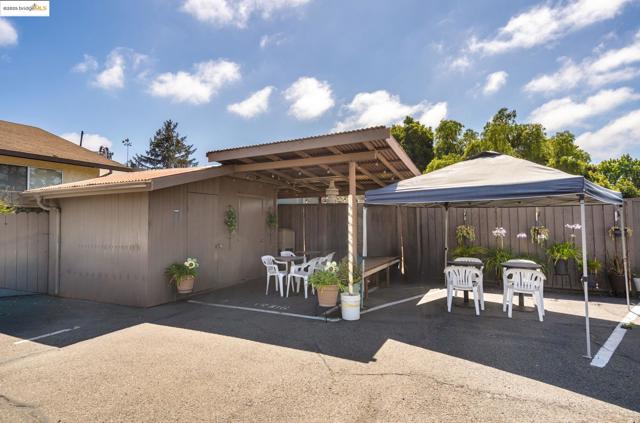 18905 Standish Ave, Hayward CA: https://media.crmls.org/mediaz/fa4a05d0-6ba6-4eb8-9656-e52a91983923.jpg