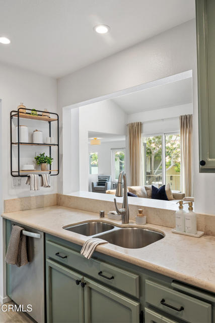 2287 Martinique Lane, Oxnard CA: https://media.crmls.org/mediaz/fa4ab082-2ba9-48bd-8efd-59a683abce57.jpg