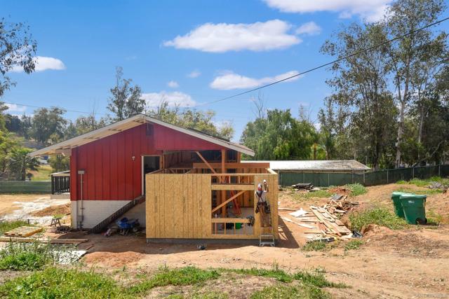 10957 VALLE VISTA ROAD, Lakeside CA: https://media.crmls.org/mediaz/fa4b2e54-0d02-438f-8fb3-f8cf64f5fb1a.jpg