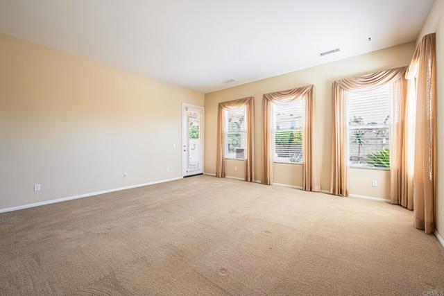 387 MELBOURNE GLN, Escondido CA: https://media.crmls.org/mediaz/fa4bc194-a12c-4190-a589-fbcd8c3a9068.jpg