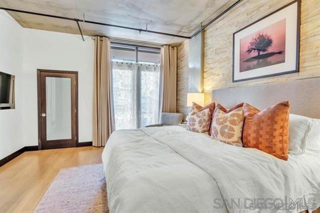 877 Island Ave, San Diego CA: https://media.crmls.org/mediaz/fa4bd619-646f-4cf9-aeed-bb434a92a249.jpg