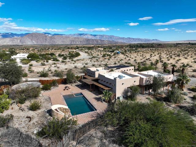 187 Verbena Dr, Borrego Springs CA: https://media.crmls.org/mediaz/fa4bdb14-b841-420b-9161-8265dc739ca4.jpg