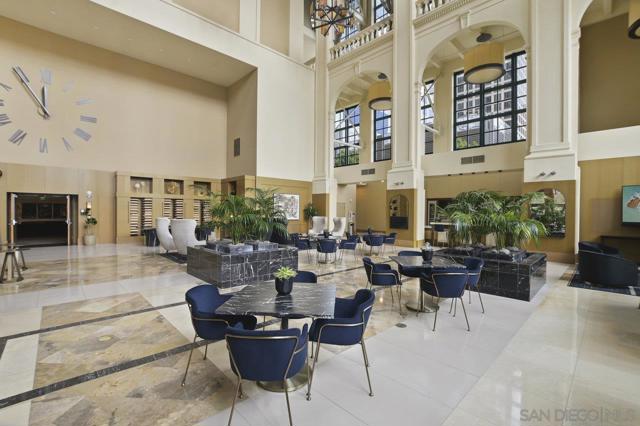 700 W E St, San Diego CA: https://media.crmls.org/mediaz/fa4bf85d-f491-40cf-b4d3-a45d412e5570.jpg