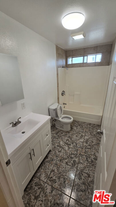 1735 W 55th Street, Los Angeles CA: https://media.crmls.org/mediaz/fa4ce9fc-1838-4fc8-947b-d1c934faf9e9.jpg