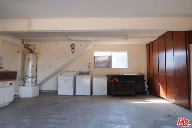 16065 Porter Avenue, Riverside CA: https://media.crmls.org/mediaz/fa4d2254-11d7-47f5-aef0-3f11f26c53ec.jpg