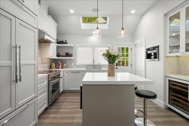 16760 Magneson Loop, Los Gatos CA: https://media.crmls.org/mediaz/fa4d4952-be78-4ec1-aab1-a36f440b255b.jpg