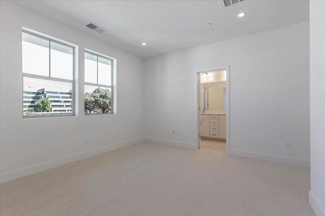 212 Oak Circle, Walnut Creek CA: https://media.crmls.org/mediaz/fa4dd646-22e2-44c0-bbed-52dac8b0e0ba.jpg