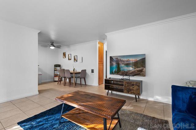 615 9th Street, Imperial Beach CA: https://media.crmls.org/mediaz/fa4dd952-abf1-48c2-a776-814bb29dff67.jpg