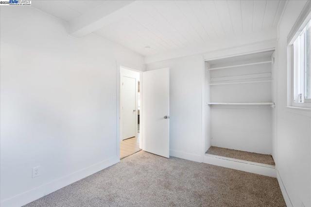 2082 Overhill Rd, Concord CA: https://media.crmls.org/mediaz/fa4ddbc6-8689-4063-bcf5-bf594728962a.jpg
