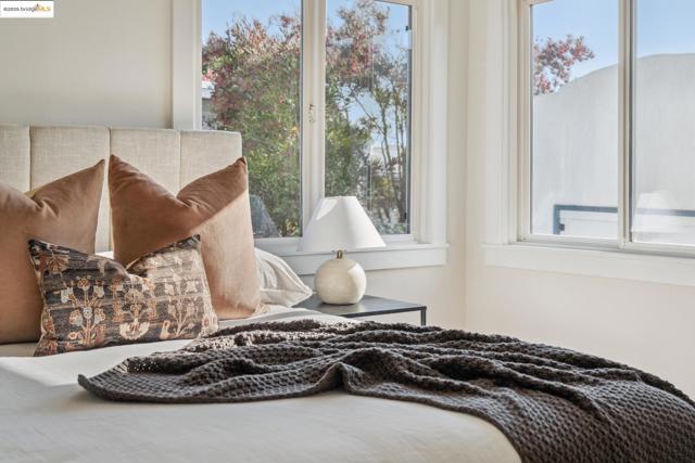 533 Lewis Ave, San Leandro CA: https://media.crmls.org/mediaz/fa4de830-5c1a-4371-9ca1-aaedb8f0539c.jpg