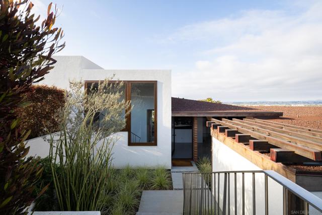 3016 Rogers Street, San Diego CA: https://media.crmls.org/mediaz/fa4e1077-2cd0-4693-940f-783385dc5773.jpg