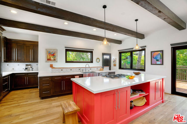 6216 Primrose Avenue, Los Angeles CA: https://media.crmls.org/mediaz/fa4ead61-290d-4332-90c8-370767cff78e.jpg