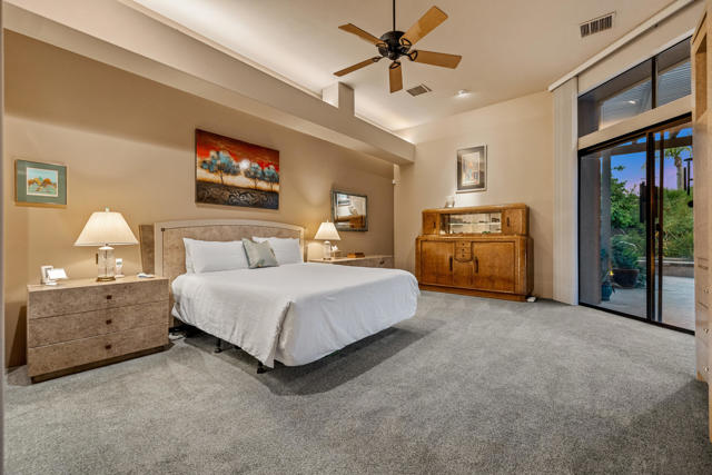 12 Boulder Lane, Rancho Mirage CA: https://media.crmls.org/mediaz/fa4f83a3-d99d-44a0-8caf-fbec7890e83b.jpg