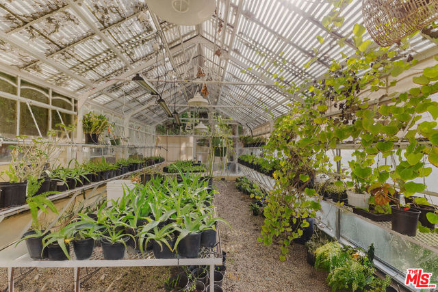 1401 Bel Air Road, Los Angeles CA: https://media.crmls.org/mediaz/fa4ff019-9da3-4850-9fae-2fb41fc22fad.jpg