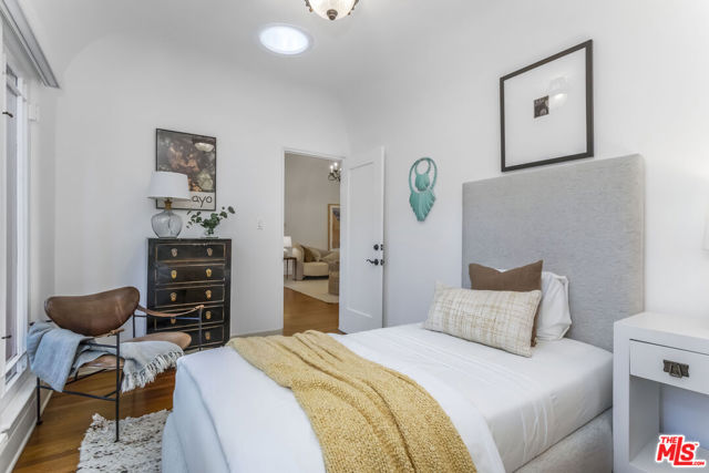 755 S Highland Avenue, Los Angeles CA: https://media.crmls.org/mediaz/fa4ff1d7-90cf-4686-be1d-a8b6698976d3.jpg