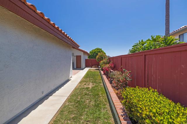 718 Lockwood Place, Oceanside CA: https://media.crmls.org/mediaz/fa50bbb0-b0c7-4746-8508-25e966c265d5.jpg