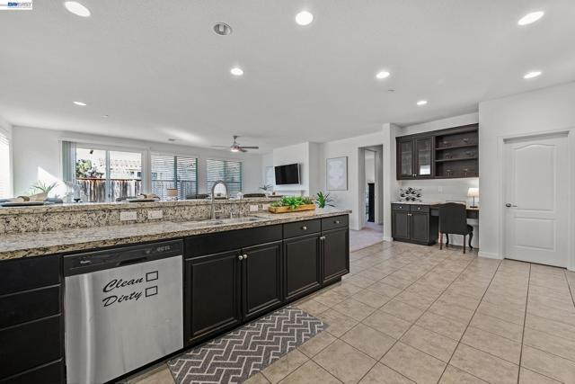 Image 12 of 34 For 8219 Brookhaven Cir