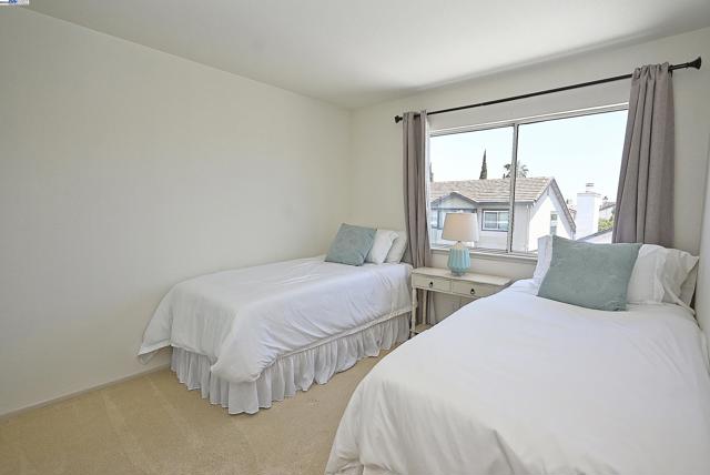 4525 Wolverine Way, Antioch CA: https://media.crmls.org/mediaz/fa51534d-922e-4d19-8adb-fa2a8541133e.jpg