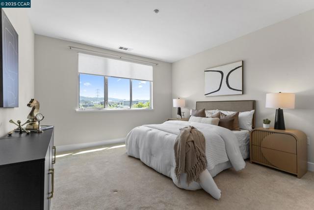 555 Ygnacio Valley Rd, Walnut Creek CA: https://media.crmls.org/mediaz/fa516760-0ac0-4fb2-b0ef-669e4037faa7.jpg