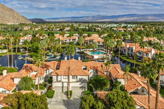 79798 Olympia, La Quinta CA: https://media.crmls.org/mediaz/fa52add9-a58d-4f25-9e0b-50dacaedb209.jpg