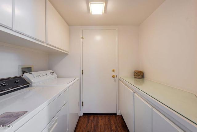 33 Alhambra Avenue, Ventura CA: https://media.crmls.org/mediaz/fa52b034-ba77-4c0c-8aba-c8d41ede243d.jpg