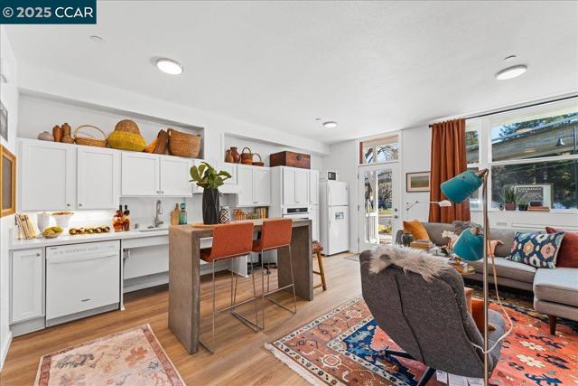 100 Esperanza Place, Walnut Creek CA: https://media.crmls.org/mediaz/fa5389b5-6a49-493a-a795-cc73799ffc11.jpg