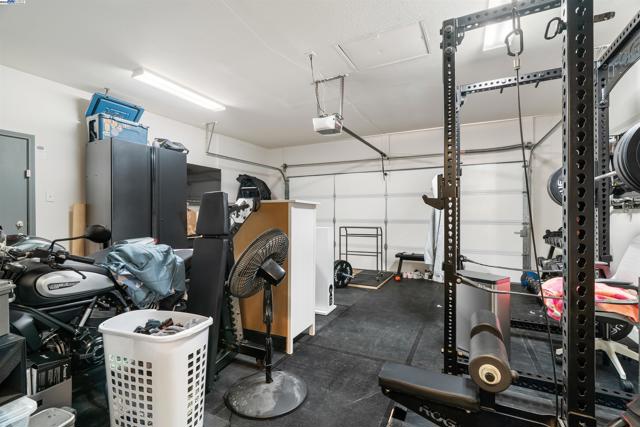 215 W Santa Cruz Way, Mountain House CA: https://media.crmls.org/mediaz/fa540113-1141-45f8-a579-fe8162515cbe.jpg