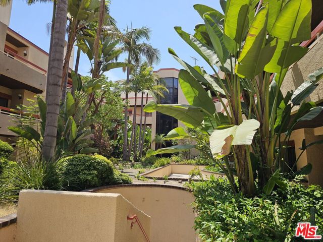 941 W Carson Street, Torrance CA: https://media.crmls.org/mediaz/fa544762-a85c-4098-8580-a80756762bee.jpg