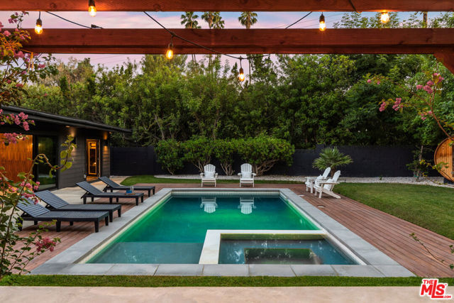 5831 Elba Place, Woodland Hills CA: https://media.crmls.org/mediaz/fa551367-1658-4ece-99f3-c7b36c297d81.jpg