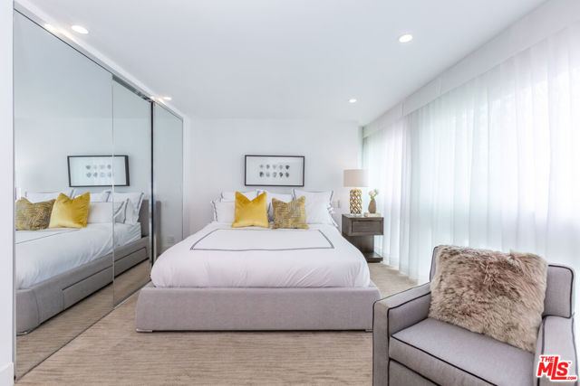 18 Union Jack Street, Marina del Rey CA: https://media.crmls.org/mediaz/fa560794-4ce8-4e12-b0b0-456894d385b0.jpg