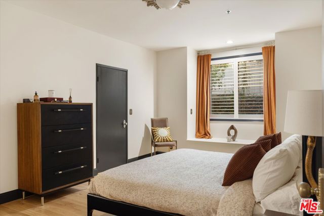 2222 N Beachwood Drive, Los Angeles CA: https://media.crmls.org/mediaz/fa564d58-a277-4690-b06d-cae4e90d5816.jpg