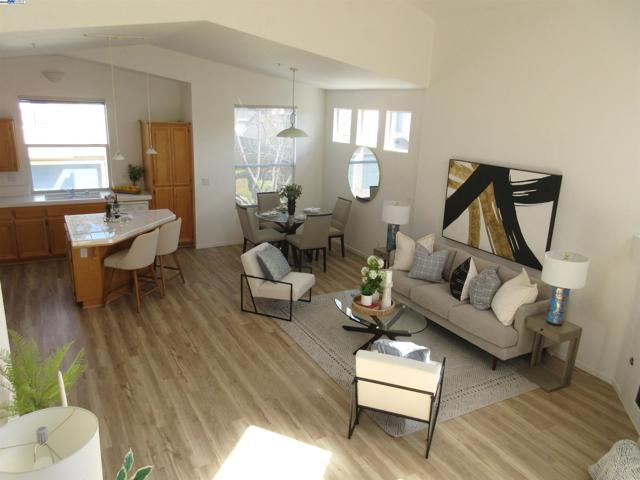1098 Esparanza Way, San Jose CA: https://media.crmls.org/mediaz/fa568155-1caa-46df-8d41-71c5ac8260f9.jpg