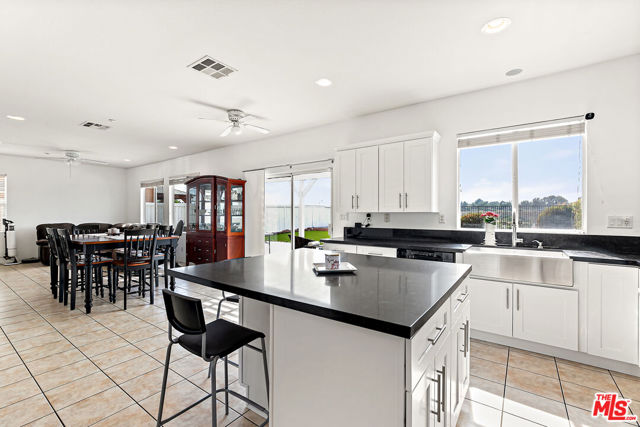 13041 Mesa Verde Way, Sylmar CA: https://media.crmls.org/mediaz/fa569d8d-986a-4f40-9227-4b78b193ee8e.jpg