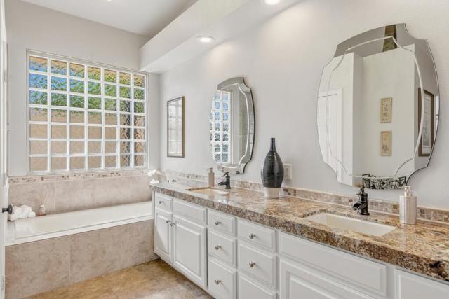 75377 Montecito Drive, Indian Wells CA: https://media.crmls.org/mediaz/fa56a091-cfd1-4f43-9968-e77c77302a9e.jpg