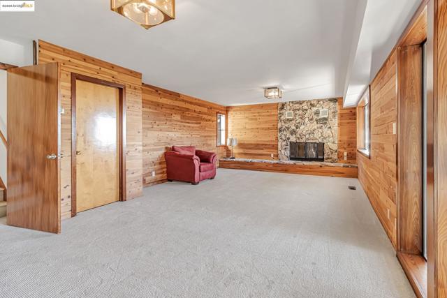 1518 MADERA CT, El Cerrito CA: https://media.crmls.org/mediaz/fa56aa64-5f42-475b-bc3a-39da7df1e71a.jpg