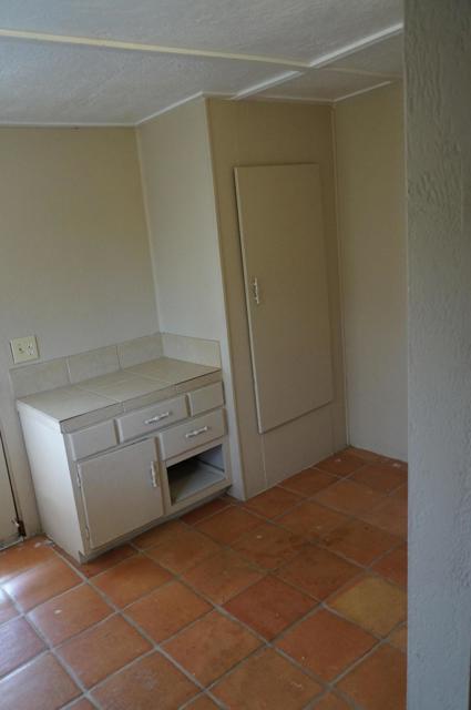 11022 West Drive, Morongo Valley CA: https://media.crmls.org/mediaz/fa56cf5f-c9c9-41aa-96f3-1bfc75d77f9c.jpg