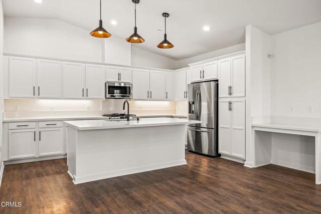 305 North F St, Oxnard CA: https://media.crmls.org/mediaz/fa57138d-c3bf-4f01-b6ce-e34460ce099a.jpg