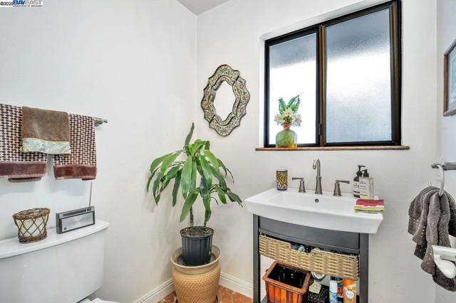 31865 Chicoine Ave, Hayward CA: https://media.crmls.org/mediaz/fa5717f3-ab8c-4013-a6b1-d47324b25d60.jpg