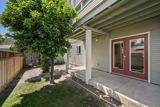 1821 25 Cypress Ave, San Diego CA: https://media.crmls.org/mediaz/fa572e30-4480-4a7b-91cc-00734953b78a.jpg
