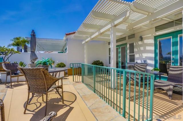 3367 Malta Way, Oceanside CA: https://media.crmls.org/mediaz/fa57731e-c4eb-4abb-8deb-dd7c30a13ea8.jpg