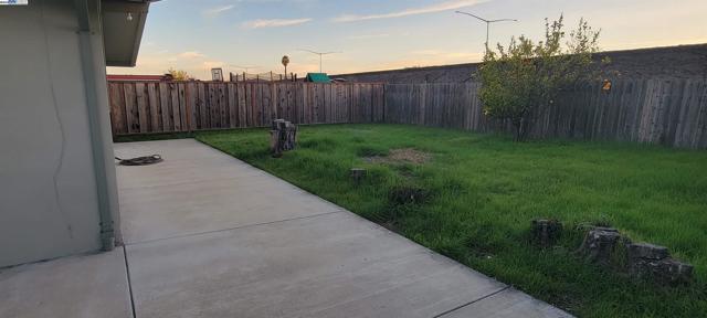 27781 Mandarin Ave, Hayward CA: https://media.crmls.org/mediaz/fa57734f-6078-4acc-87f1-cec68fc70c52.jpg