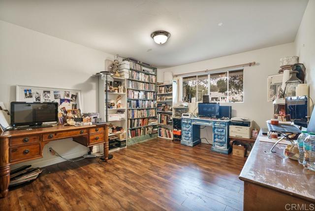 2719 Via Del Robles, Fallbrook CA: https://media.crmls.org/mediaz/fa579f01-4bd0-44e8-8ab1-aebb149569a0.jpg