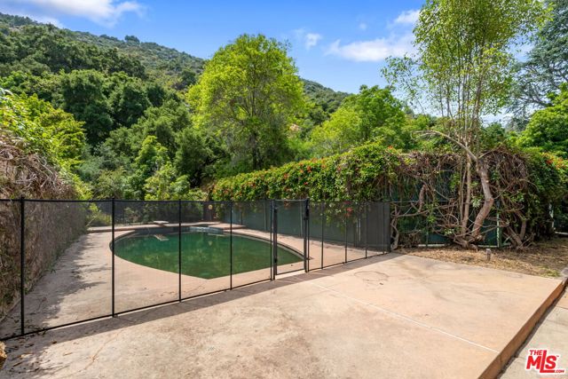 3295 Mandeville Canyon Road, Los Angeles, California 90049, 4 Bedrooms Bedrooms, ,2 BathroomsBathrooms,Single Family Residence,For Sale,Mandeville Canyon,24400793